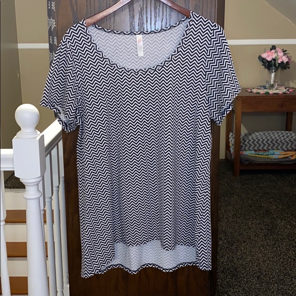 Lularoe Classic Tee